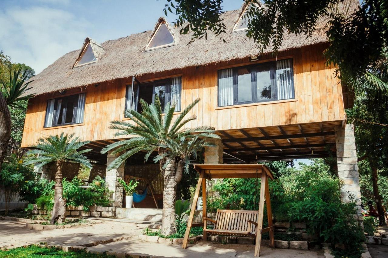 Villa Dao Hoa Vang Cam Ranh - Venuestay Eksteriør billede